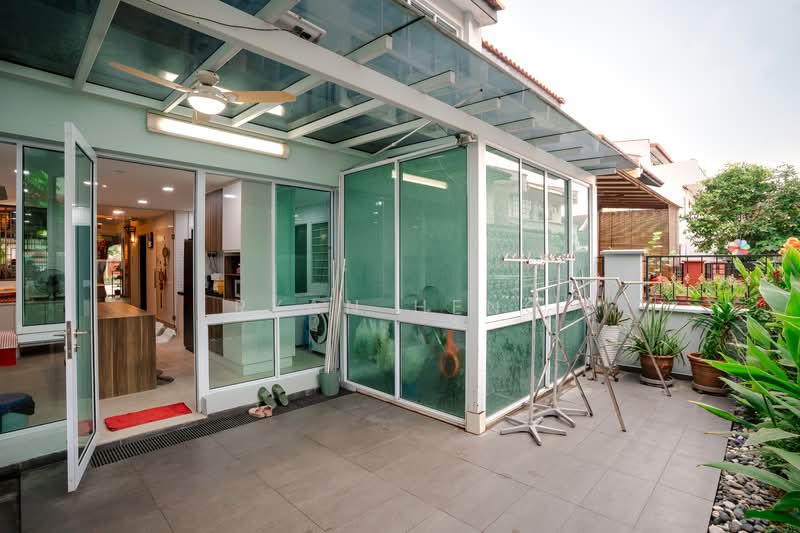 Beautifully Renovated 2.5 Storey - Parks 4 cars - EV Ready, , 5 Bedrooms, 3,500 sqft, Terraced House For Sale, by Ryan Heng, 500145528 - Kitchen - PropertyGuru.com.sg