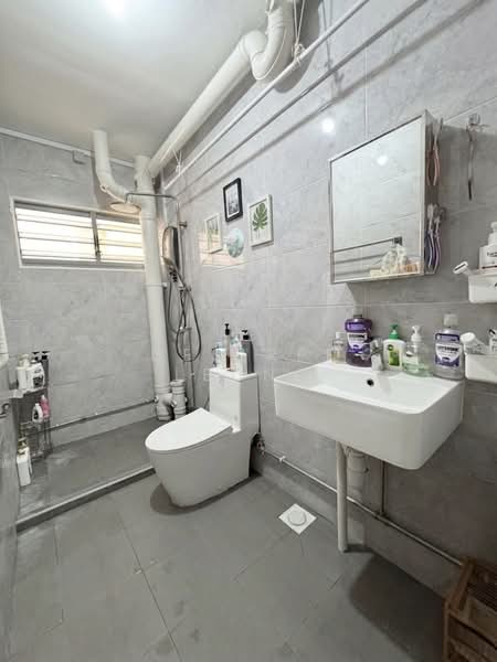 10 Toh Yi Drive, 10 Toh Yi Drive, 4 Bedrooms, 1,658 sqft, HDB Flat For Sale, by Desiree Leung, 500145539 - Common Bathroom - PropertyGuru.com.sg