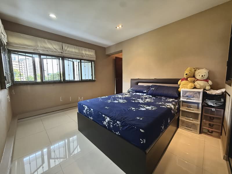 26D Jalan Membina, 26D Jalan Membina, 3 Bedrooms, 969 sqft, HDB Flat For Sale, by Lim Kar Gee, 500145543 - Master Bedroom - PropertyGuru.com.sg