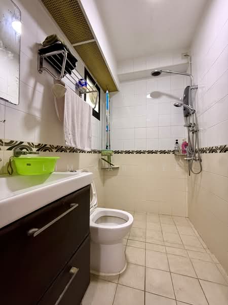 26D Jalan Membina, 26D Jalan Membina, 3 Bedrooms, 969 sqft, HDB Flat For Sale, by Lim Kar Gee, 500145543 - Bathroom - PropertyGuru.com.sg