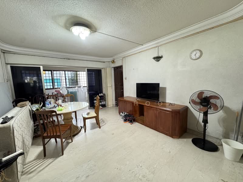 317 Jurong East Street 31, 317 Jurong East Street 31, 3 Bedrooms, 1,453 sqft, HDB Flat For Rent, by Debbie Hoon, 500145560 - Living Room - PropertyGuru.com.sg