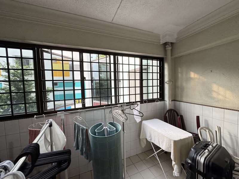 317 Jurong East Street 31, 317 Jurong East Street 31, 3 Bedrooms, 1,453 sqft, HDB Flat For Rent, by Debbie Hoon, 500145560 - Balcony - PropertyGuru.com.sg