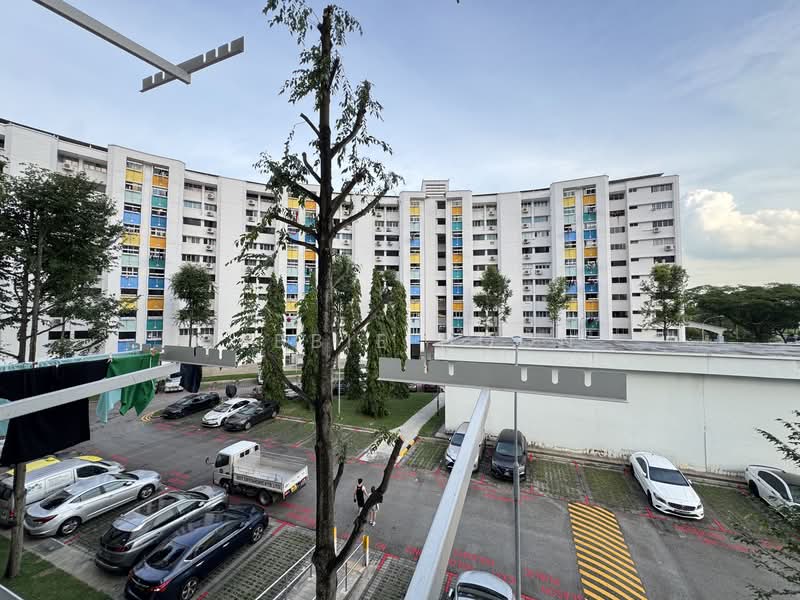 317 Jurong East Street 31, 317 Jurong East Street 31, 3 Bedrooms, 1,453 sqft, HDB Flat For Rent, by Debbie Hoon, 500145560 - Exterior - PropertyGuru.com.sg