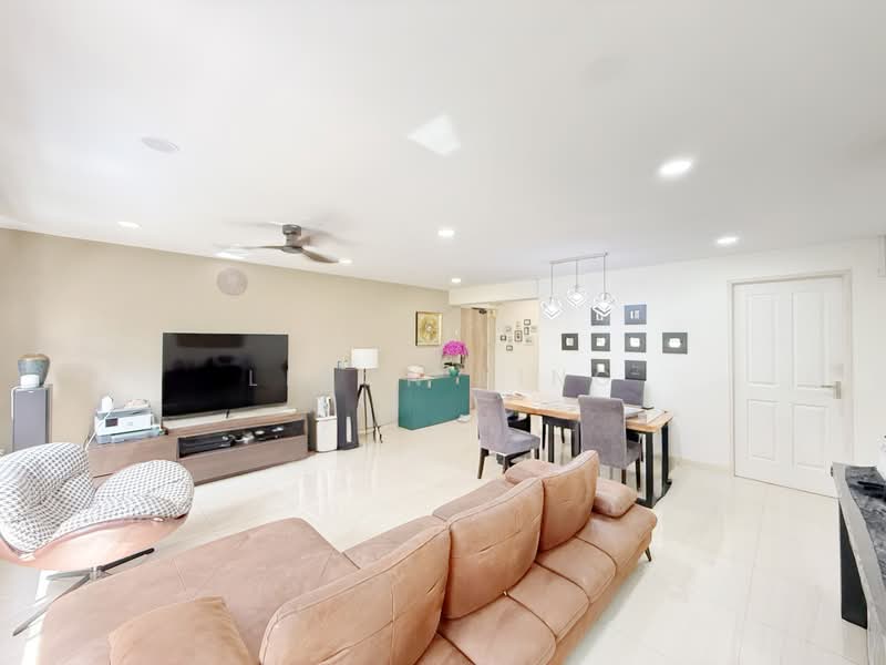 419 Pasir Ris Drive 6, 419 Pasir Ris Drive 6, 3 Bedrooms, 1,119 sqft, HDB Flat For Rent, by Leeon Ling, 500145561 - Living Room - PropertyGuru.com.sg