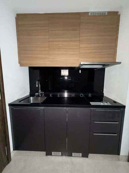 Stellar RV, 408 River Valley Road, 2 Bedrooms, 549 sqft, Condominium For Rent, by Jake Hor, 500145564 - Kitchen - PropertyGuru.com.sg