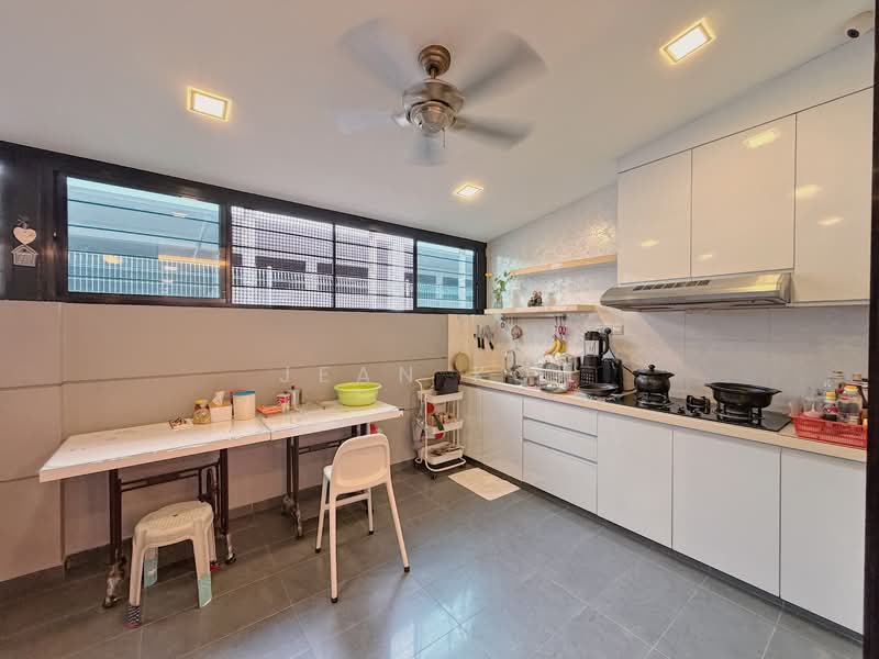 Chip Thye Garden, Yio Chu Kang Gardens, 4 Bedrooms, 2,600 sqft, Terraced House For Sale, by Jean Koh, 500145579 - Kitchen - PropertyGuru.com.sg