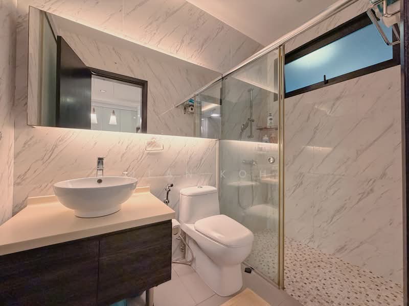Chip Thye Garden, Yio Chu Kang Gardens, 4 Bedrooms, 2,600 sqft, Terraced House For Sale, by Jean Koh, 500145579 - Bathroom - PropertyGuru.com.sg