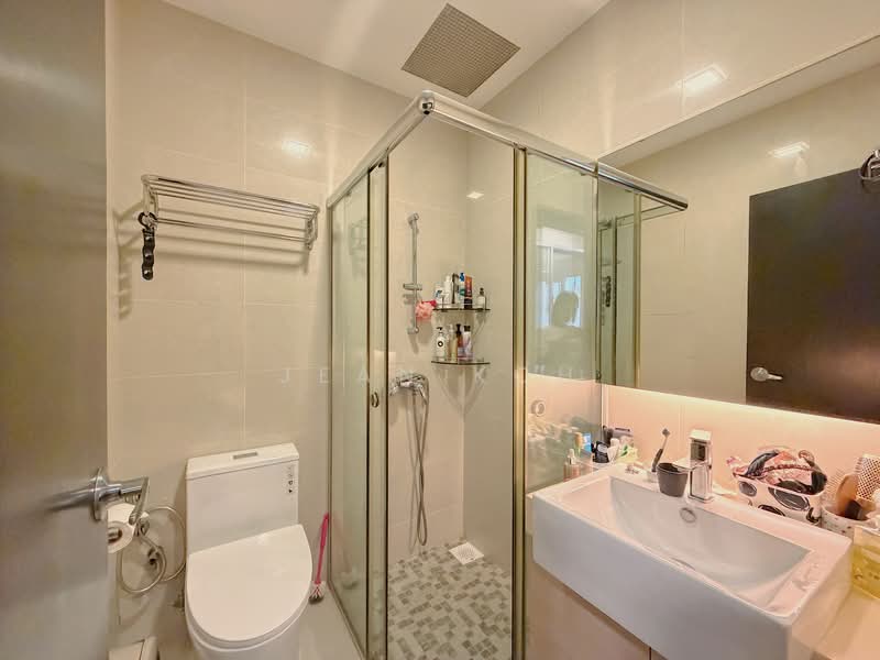 Chip Thye Garden, Yio Chu Kang Gardens, 4 Bedrooms, 2,600 sqft, Terraced House For Sale, by Jean Koh, 500145579 - Bathroom - PropertyGuru.com.sg