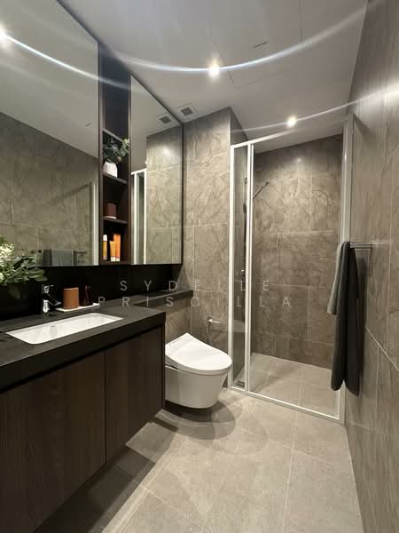 Saint Barnabas Lane, , 4 Bedrooms, 1,410 sqft, Apartment For Sale, by Sydelle Priscilla, 500145583 - Bathroom - PropertyGuru.com.sg