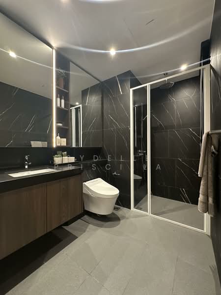 Saint Barnabas Lane, , 4 Bedrooms, 1,410 sqft, Apartment For Sale, by Sydelle Priscilla, 500145583 - Bathroom - PropertyGuru.com.sg