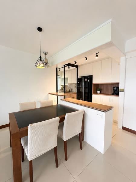 679C Punggol Drive, 679C Punggol Drive, 3 Bedrooms, 1,216 sqft, HDB Flat For Sale, by Lawrence Lim, 500145587 - Dining Room - PropertyGuru.com.sg