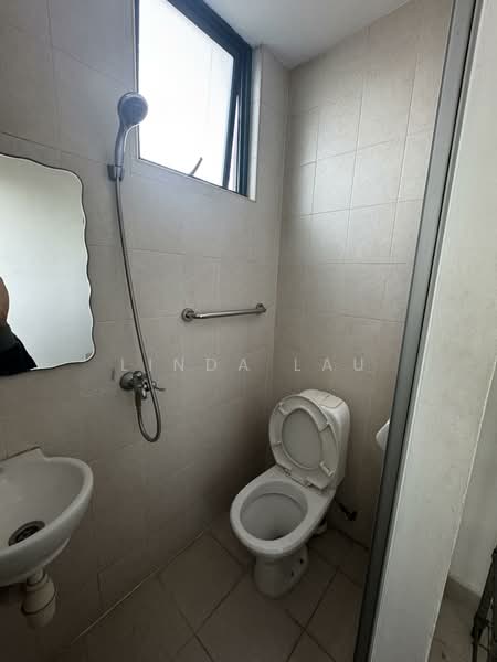 Fortune Jade, 501 Dunman Road, 3 Bedrooms, 1,216 sqft, Apartment For Rent, by Linda Lau, 500145594 - Bathroom - PropertyGuru.com.sg