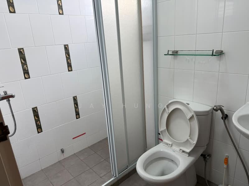423 Clementi Avenue 1, 423 Clementi Avenue 1, Room Rental, 200 sqft, HDB Flat For Rent, by Jay Hung, 500145595 - Bathroom - PropertyGuru.com.sg