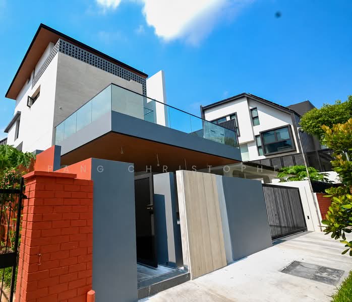 Serangoon Garden Estate, Brockhampton Drive, 6 Bedrooms, 7,460 sqft, Semi-Detached House For Sale, by Pang Christopher, 500145602 - Exterior - PropertyGuru.com.sg