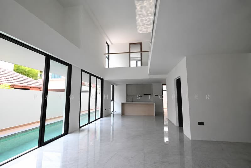 Serangoon Garden Estate, Brockhampton Drive, 6 Bedrooms, 7,460 sqft, Semi-Detached House For Sale, by Pang Christopher, 500145602 - Living Room - PropertyGuru.com.sg