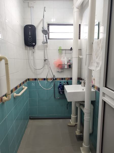 23 Dover Crescent, 23 Dover Crescent, Room Rental, 150 sqft, HDB Flat For Rent, by Jane Lim S C, 500145605 - Bathroom - PropertyGuru.com.sg