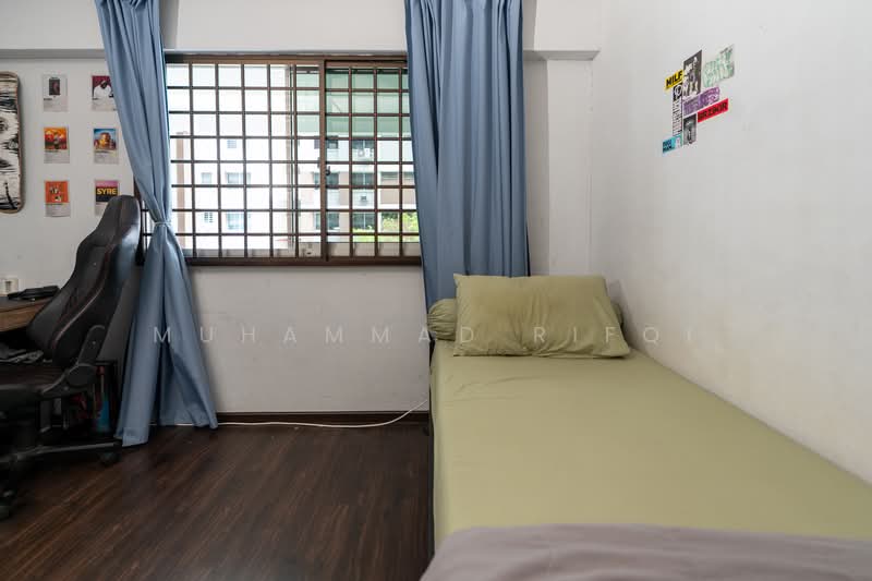 889 Tampines Street 81, 889 Tampines Street 81, 4 Bedrooms, 1,572 sqft, HDB Flat For Sale, by Muhammad Rifqi, 500145607 - Bedroom - PropertyGuru.com.sg