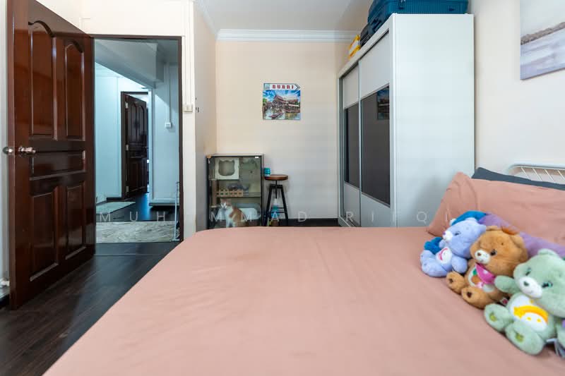889 Tampines Street 81, 889 Tampines Street 81, 4 Bedrooms, 1,572 sqft, HDB Flat For Sale, by Muhammad Rifqi, 500145607 - Bedroom - PropertyGuru.com.sg