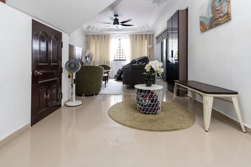 889 Tampines Street 81, 889 Tampines Street 81, 4 Bedrooms, 1,572 sqft, HDB Flat For Sale, by Muhammad Rifqi, 500145607 - Living Room - PropertyGuru.com.sg