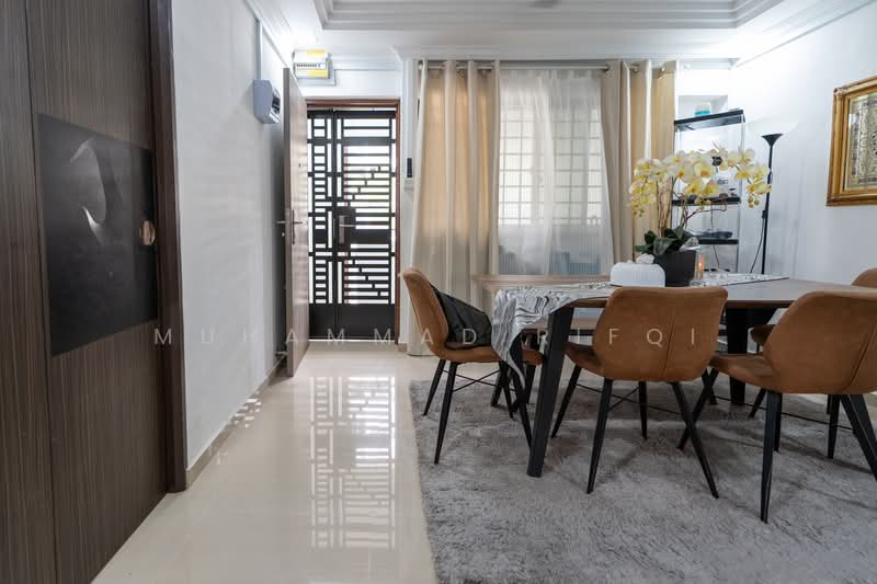 889 Tampines Street 81, 889 Tampines Street 81, 4 Bedrooms, 1,572 sqft, HDB Flat For Sale, by Muhammad Rifqi, 500145607 - Dining Room - PropertyGuru.com.sg
