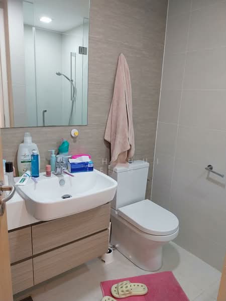 The Lakefront Residences, 42 Lakeside Drive, 2 Bedrooms, 721 sqft, Condominium For Rent, by Seah Hui Leng, 500145626 - Bathroom - PropertyGuru.com.sg