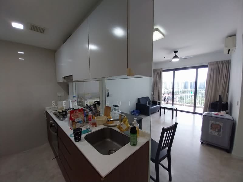The Lakefront Residences, 42 Lakeside Drive, 2 Bedrooms, 721 sqft, Condominium For Rent, by Seah Hui Leng, 500145626 - Kitchen - PropertyGuru.com.sg