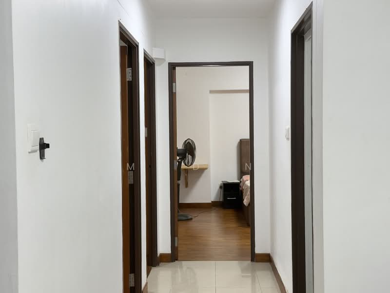 637A Punggol Drive, 637A Punggol Drive, 3 Bedrooms, 990 sqft, HDB Flat For Rent, by M F Deen, 500145630 - Corridor - PropertyGuru.com.sg