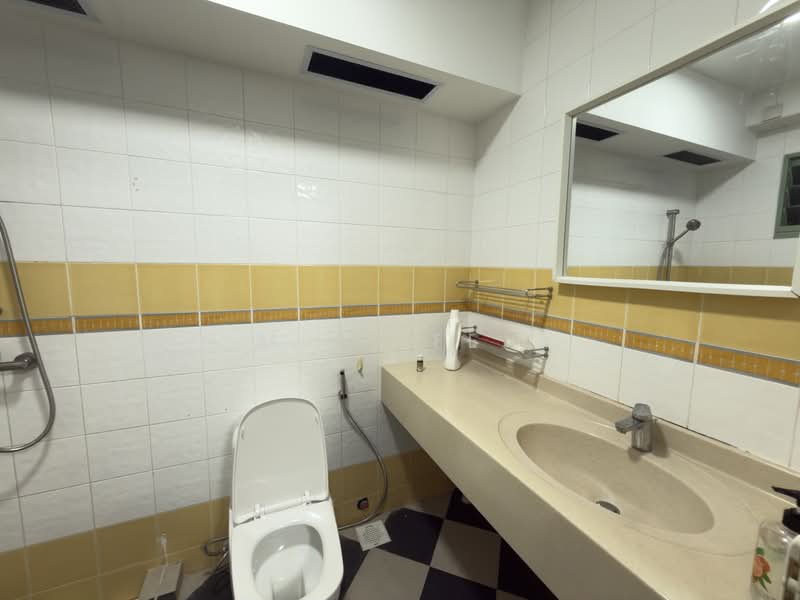 637A Punggol Drive, 637A Punggol Drive, 3 Bedrooms, 990 sqft, HDB Flat For Rent, by M F Deen, 500145630 - Bathroom - PropertyGuru.com.sg