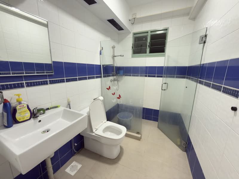 637A Punggol Drive, 637A Punggol Drive, 3 Bedrooms, 990 sqft, HDB Flat For Rent, by M F Deen, 500145630 - Bathroom - PropertyGuru.com.sg