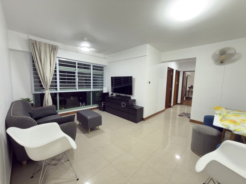 637A Punggol Drive, 637A Punggol Drive, 3 Bedrooms, 990 sqft, HDB Flat For Rent, by M F Deen, 500145630 - Living Room - PropertyGuru.com.sg