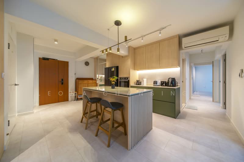 504D Yishun Street 51, 504D Yishun Street 51, 3 Bedrooms, 1,206 sqft, HDB Flat For Sale, by Leona Chansingh, 500145636 - Entrance and Dry Kitchen - PropertyGuru.com.sg