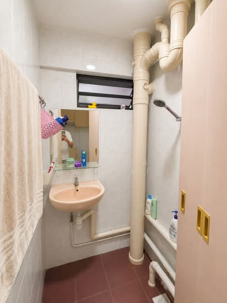 11 Upper Boon Keng Road, 11 Upper Boon Keng Road, 2 Bedrooms, 710 sqft, HDB Flat For Sale, by K Naga Gowthami(Naga), 500145643 - Bathroom - PropertyGuru.com.sg