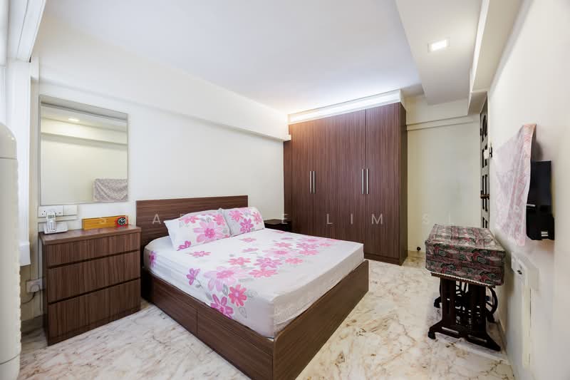 109 Serangoon North Avenue 1, 109 Serangoon North Avenue 1, 3 Bedrooms, 980 sqft, HDB Flat For Sale, by Sharlene Lim SL, 500145662 - Bedroom - PropertyGuru.com.sg