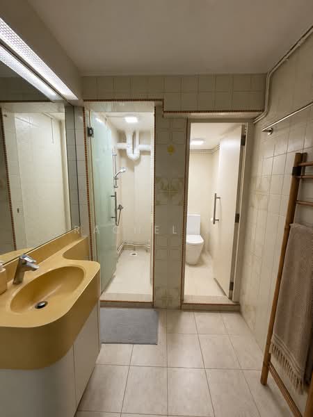 10 Holland Avenue, 10 Holland Avenue, 3 Bedrooms, 947 sqft, HDB Flat For Sale, by Rachel Xu, 500145673 - Bathroom - PropertyGuru.com.sg