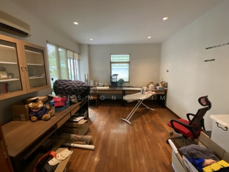 Seven bedrooms Semi D | Peaceful, Elevated | Sell vacant, , 7 Bedrooms, 4,100 sqft, Semi-Detached House For Sale, by Desmond Lim, 500145674 - PropertyGuru.com.sg