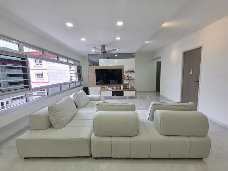 209 Pasir Ris Street 21, 209 Pasir Ris Street 21, 4 Bedrooms, 1,582 sqft, HDB Flat For Sale, by May Chua, 500145685 - Living Room - PropertyGuru.com.sg
