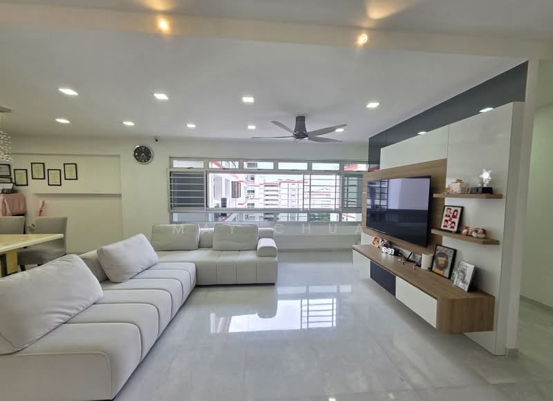 209 Pasir Ris Street 21, 209 Pasir Ris Street 21, 4 Bedrooms, 1,582 sqft, HDB Flat For Sale, by May Chua, 500145685 - Living Room - PropertyGuru.com.sg