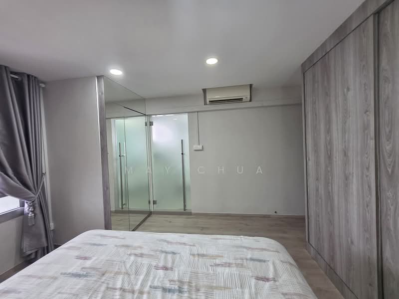 209 Pasir Ris Street 21, 209 Pasir Ris Street 21, 4 Bedrooms, 1,582 sqft, HDB Flat For Sale, by May Chua, 500145685 - Master Bedroom - PropertyGuru.com.sg