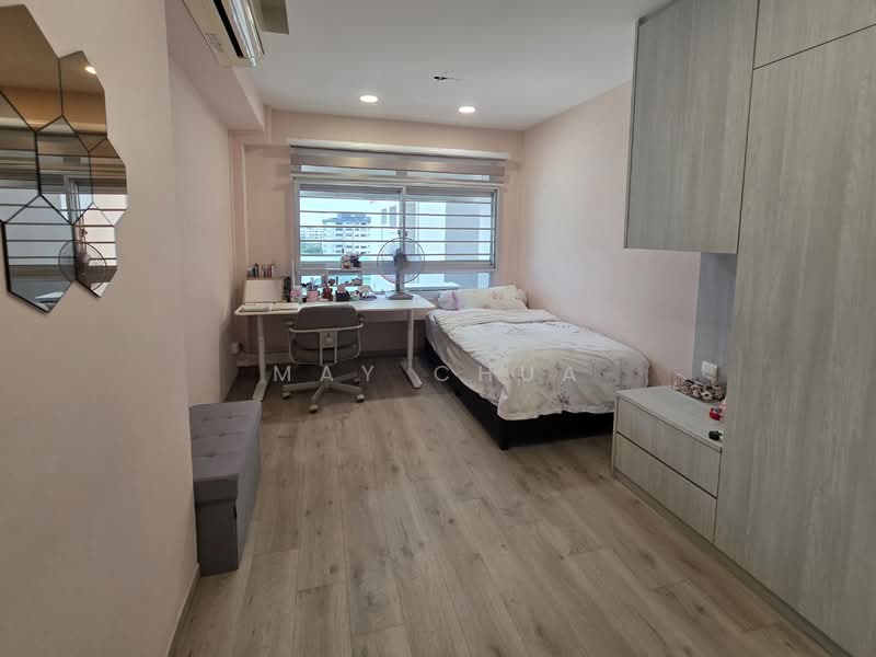 209 Pasir Ris Street 21, 209 Pasir Ris Street 21, 4 Bedrooms, 1,582 sqft, HDB Flat For Sale, by May Chua, 500145685 - Master Bedroom 3 - PropertyGuru.com.sg