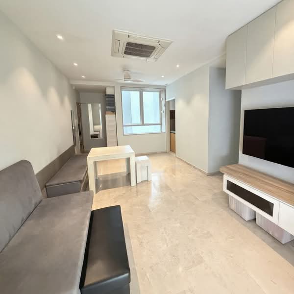 Eden View, 6 Eden Grove, 3 Bedrooms, 980 sqft, Condominium For Sale, by Alex Ng, 500145689 - Living Room - PropertyGuru.com.sg
