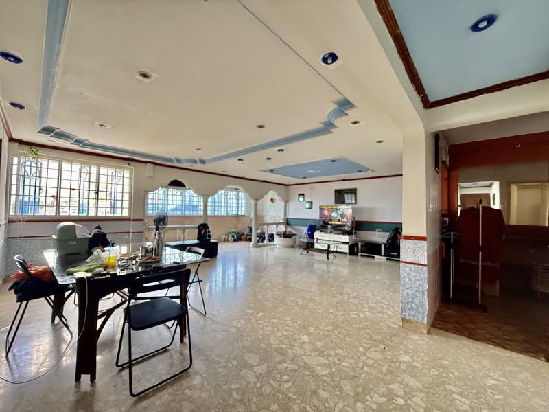 7 Teck Whye Avenue, 7 Teck Whye Avenue, 3 Bedrooms, 1,421 sqft, HDB Flat For Sale, by James Harley, 500145692 - Living Room - PropertyGuru.com.sg