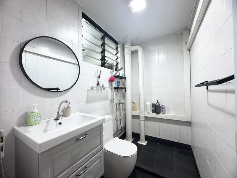 548 Serangoon North Avenue 3, 548 Serangoon North Avenue 3, Room Rental, 120 sqft, HDB Flat For Rent, by Jayson Lin, 500145697 - Bathroom - PropertyGuru.com.sg