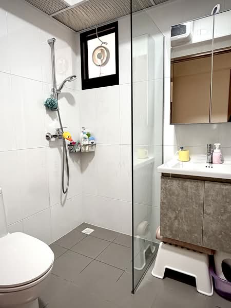 113A Alkaff Crescent, 113A Alkaff Crescent, 3 Bedrooms, 1,001 sqft, HDB Flat For Sale, by Lee Kim Wah 李锦华 (Kim), 500145708 - Common Bathroom - PropertyGuru.com.sg