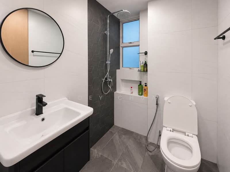Northoaks, 26 Woodlands Cresent, 3 Bedrooms, 1,604 sqft, Condominium For Sale, by Joey Chua, 500145710 - Common Bathroom - PropertyGuru.com.sg