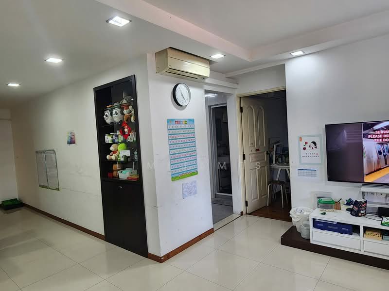 30 Cassia Crescent, 30 Cassia Crescent, 2 Bedrooms, 1,098 sqft, HDB Flat For Rent, by Lim James, 500145724 - Living Room - PropertyGuru.com.sg