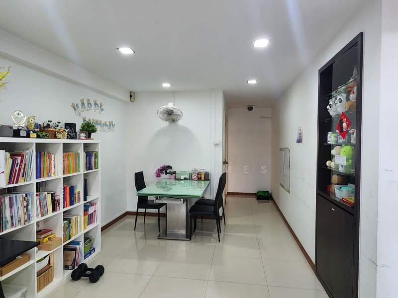 30 Cassia Crescent, 30 Cassia Crescent, 2 Bedrooms, 1,098 sqft, HDB Flat For Rent, by Lim James, 500145724 - Living Room - PropertyGuru.com.sg