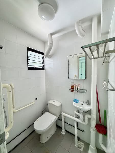 64 New Upper Changi Road, 64 New Upper Changi Road, 3 Bedrooms, 990 sqft, HDB Flat For Sale, by Fanny Gunawan, 500145725 - Bathroom - PropertyGuru.com.sg