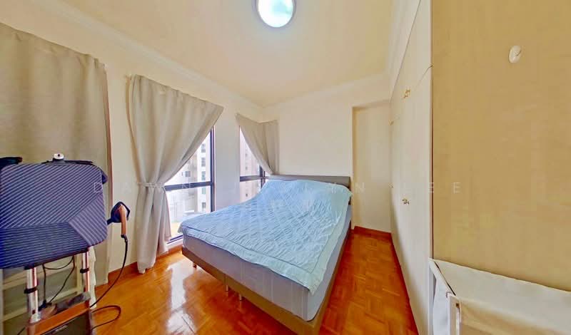 Seasons View, 5 Pemimpin Drive, 2 Bedrooms, 969 sqft, Condominium For Sale, by Dawn Jeslyn Lee 李籽嬴, 500145742 - PropertyGuru.com.sg