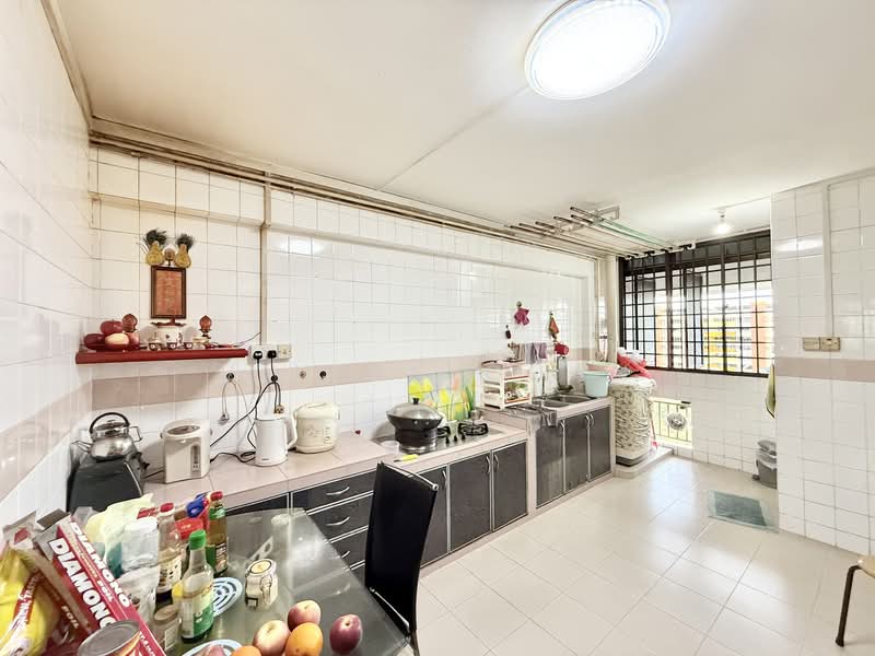 450C Tampines Street 42, 450C Tampines Street 42, 3 Bedrooms, 1,140 sqft, HDB Flat For Sale, by VIVIAN Chan, 500145744 - Kitchen - PropertyGuru.com.sg