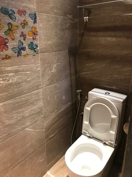 Harbourlights, 68 Telok Blangah Road, Room Rental, 130 sqft, Apartment For Rent, by Juita Tan, 500145756 - Common Bathroom - PropertyGuru.com.sg